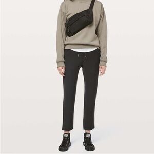 Lululemon On The Fly Pants, size 6